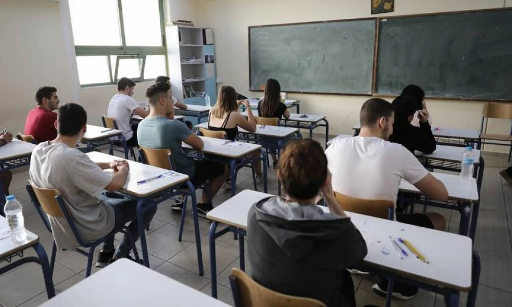 "Τούβλα" οι μαθητές στην Ελλάδα! Άνευ προηγουμένου πτώση στις επιδόσεις μαθηματικών και κατανόησης κειμένου